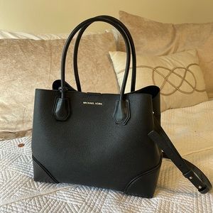 Michael kors black satchel purse